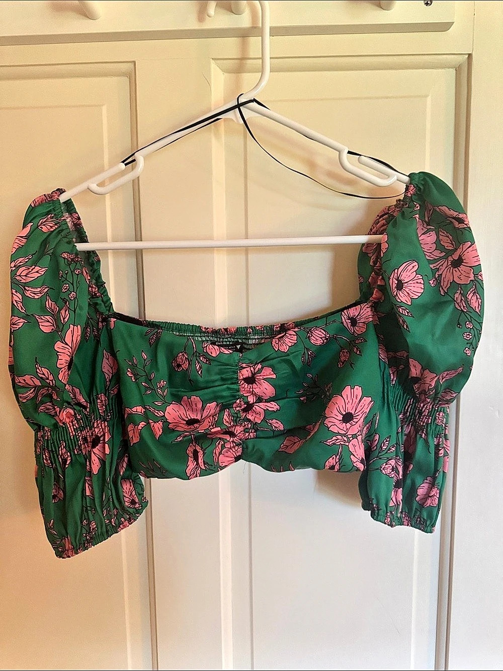 Zara Floral Puff Sleeve Crop Top in Green & Pink Size Medium